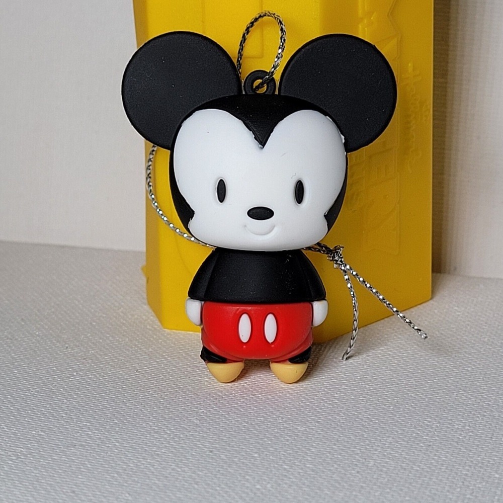 Hallmark‎ Mystery Ornament Disney Mickey and Friends Mickey Mouse Original Box